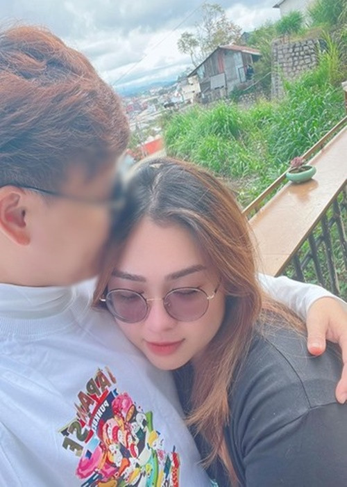 Thiện Nhân không hòa hợp với gia đình vào đầu năm 2022 vì chuyện tình cảm của nữ ca sĩ. Phía gia đình bày tỏ, họ không tin tưởng N.T.