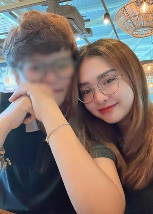 Cả hai thường xuyên đi du lịch.