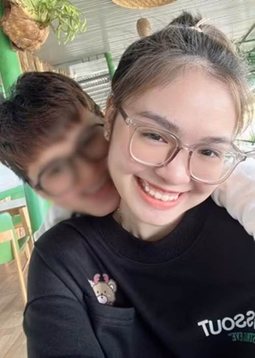 Mới đây, ca sĩ Thiện Nhân bất ngờ chia sẻ, cô đã có gia đình nhỏ của mình.