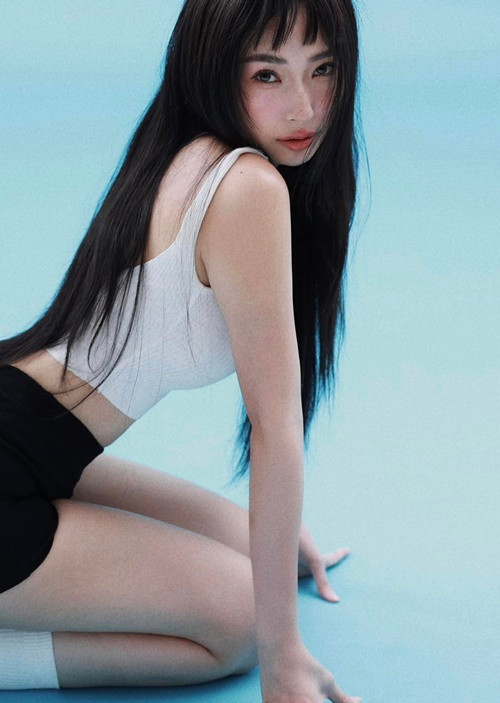 Sau khi chia tay Ngô Kiến Huy, nữ ca sĩ kín tiếng về chuyện tình cảm.