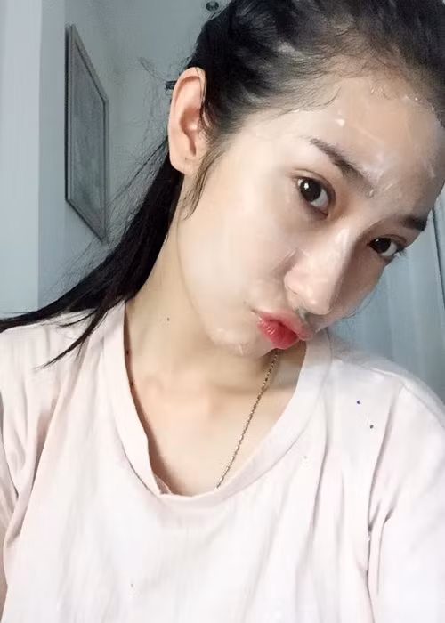 Khổng Tú Quỳnh chăm sóc làn da kỹ lưỡng từ nhiều năm nay.