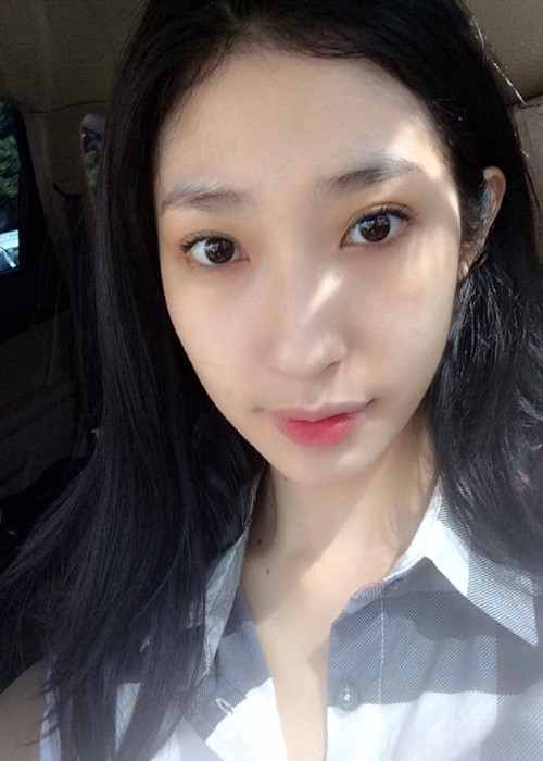 Khó tìm ra khuyết điểm của Khổng Tú Quỳnh khi cô để mặt mộc.