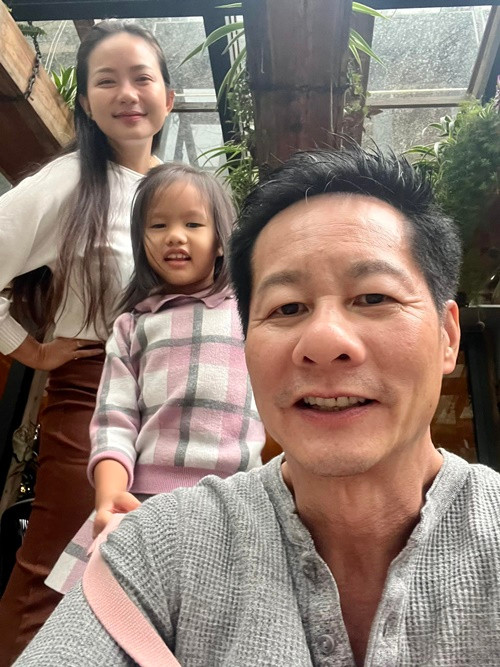 Sau khi ly hôn với Ngọc Thúy, đại gia Đức An kết hôn một lần nữa nhưng rồi lại chia tay. Doanh nhân tiết lộ, người vợ thứ ba của anh không phải là chân dài nhưng có văn hóa, gia thế danh giá nên không quan tâm cái mác đại gia của anh. Đáng tiếc, người phụ này không chịu được áp lực trước những cuộc tấn công vì tiền nên cả hai đã ly hôn. Sau đó, anh gắn bó với Phan Thư Thảo.