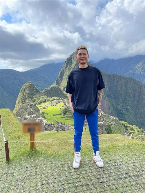 Sau mối tình với nàng hoa hậu gốc Nam Định, Tạ Công Sơn trở nên kín tiếng hơn. Ngoài ra, hậu chia tay, vị doanh nhân thay đổi phong cách từ lịch lãm sang cá tính, bụi bặm. Ảnh: Vietnamnet.