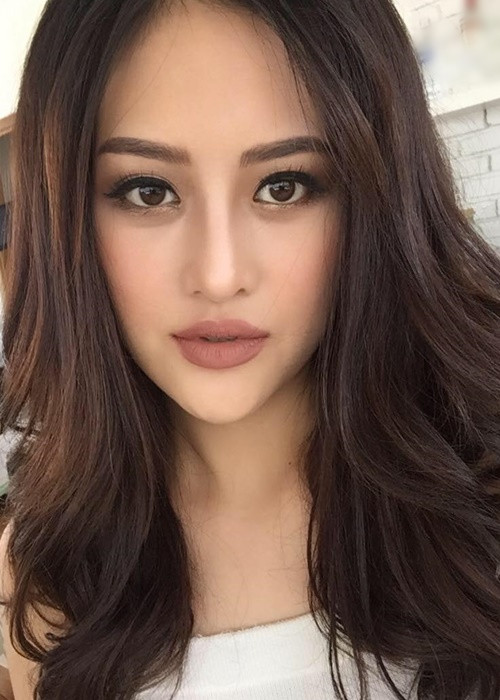 Nữ diễn viên sinh năm 1995 quyến rũ, sắc sảo khi trưởng thành.