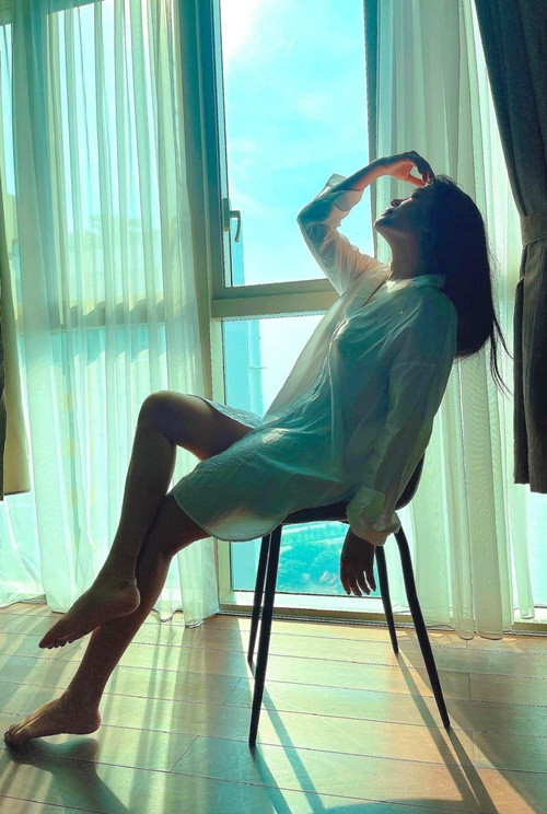 Thanh lịch, sang trọng khi tham gia sự kiện nhưng ở đời thường, Trương Ngọc Ánh chọn phong cách trẻ trung.