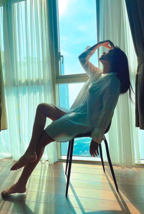 Thanh lịch, sang trọng khi tham gia sự kiện nhưng ở đời thường, Trương Ngọc Ánh chọn phong cách trẻ trung.