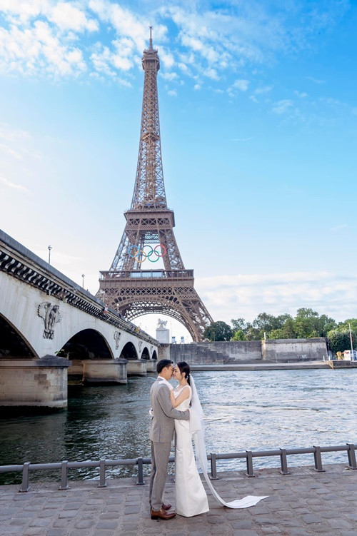 Bộ ảnh cưới của Hoa hậu Mai Anh thực hiện tại thủ đô Paris của Pháp và thủ đô Praha của Cộng hòa Czech.