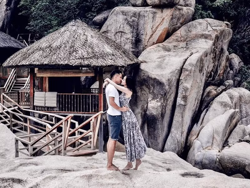 Sau đám cưới, Tâm Tít khá kiệm lời về cuộc hôn nhân của mình trên truyền thông. Tuy nhiên, trên trang cá nhân, cô thường xuyên đăng ảnh bên chồng con. Ảnh: FB Tâm Tít.