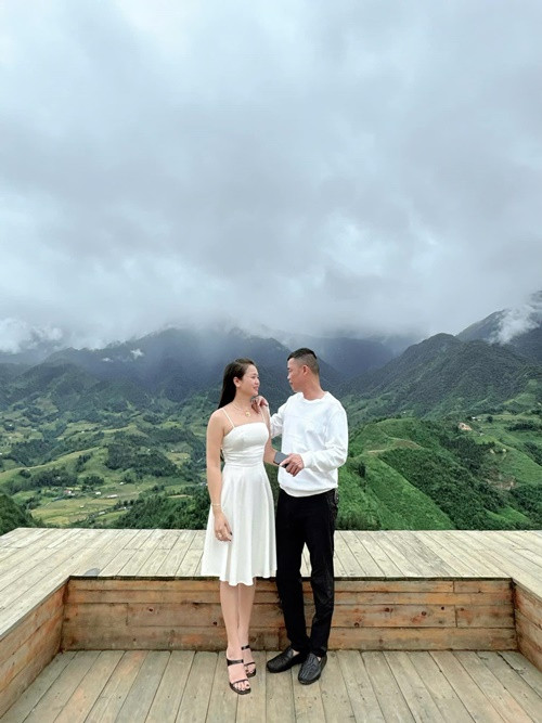 Nam diễn viên hài dành nhiều lời có cánh cho bạn gái. "Mỗi sáng thức giấc anh lại yêu em nhiều hơn vì anh biết bên em là hạnh phúc", Hiệp Gà viết. Ảnh: FB Hiệp Gà.