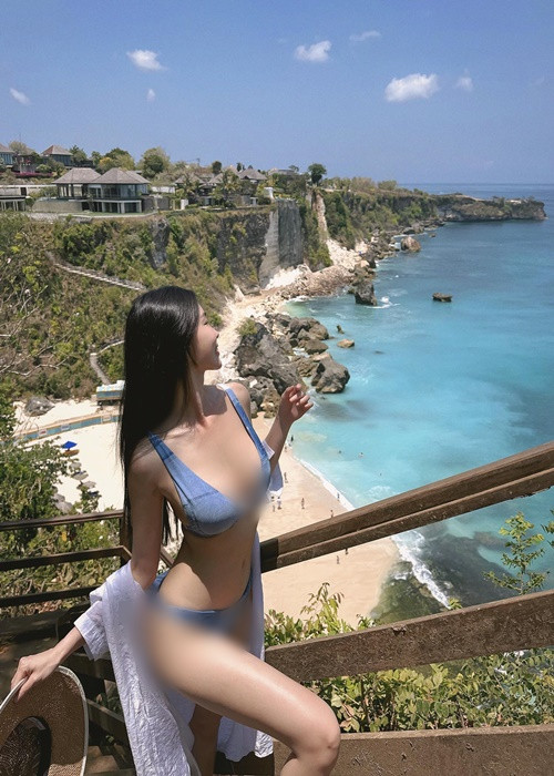 Hot girl Đài Loan khoe vóc dáng nuột nà trong trang phục áo tắm.