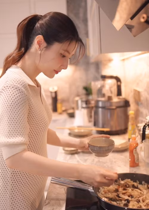 Tin đồn Diễm My 9x mang bầu một lần nữa rộ lên. Ảnh: Instagram.