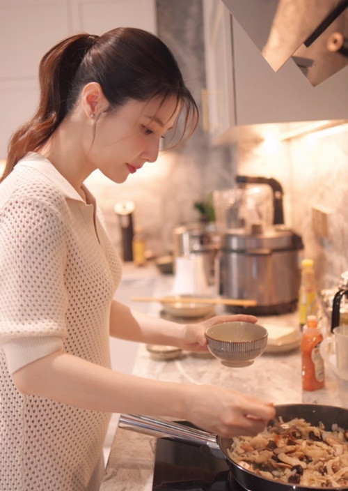 Tin đồn Diễm My 9x mang bầu một lần nữa rộ lên. Ảnh: Instagram.