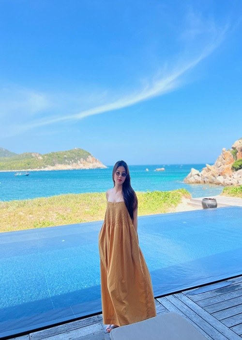 Gần đây, Diễm My liên tục diện trang phục rộng. Ảnh: Instagram Diễm My.