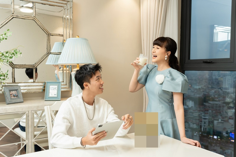 Căn hộ của Vân Dung có tông màu trắng chủ đạo, đầy tiện nghi.