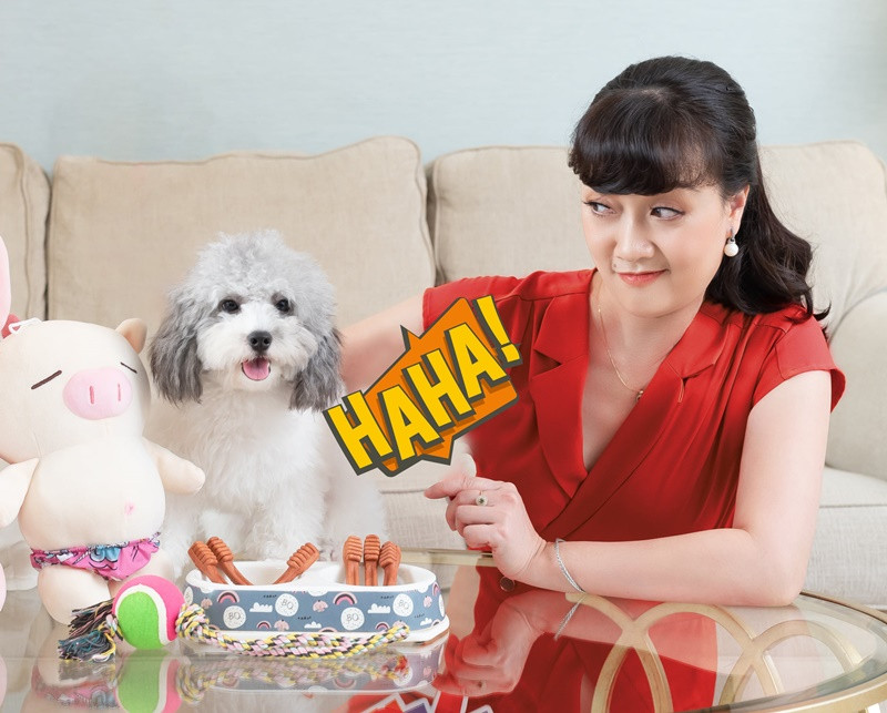 Vân Dung làm thơ về một chú cún cưng: "Nhà mình có em cún xinh/Lông thì trắng muốt tính tình rất vui/Em cún có tên là Mèo/Mỗi lần mình gọi: "meo meo", em cười”.