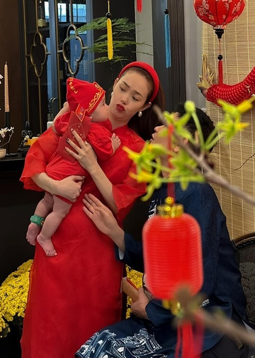 Vợ chồng Minh Hằng đang ở biệt thự tại quận 2, TP HCM, thường xuyên đi nghỉ dưỡng sang trọng. Ảnh: FB Minh Hằng.