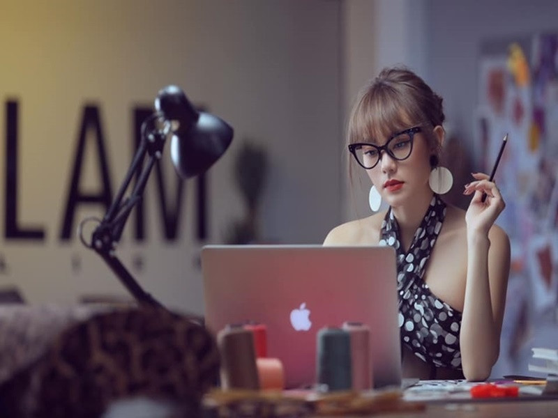 Minh Hằng còn là diễn viên. Cô bắt đầu được nhiều khán giả biết đến qua bộ phim Gọi giấc mơ về. Gia tài phim ảnh của Minh Hằng còn có nhiều bộ phim đình đám như: Ngôi nhà hạnh phúc, Vừa đi vừa khóc, Sắc đẹp ngàn cân... Ảnh: FB Minh Hằng.