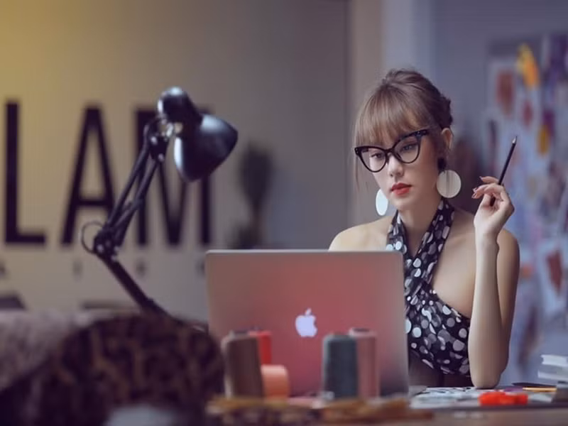 Minh Hằng còn là diễn viên. Cô bắt đầu được nhiều khán giả biết đến qua bộ phim Gọi giấc mơ về. Gia tài phim ảnh của Minh Hằng còn có nhiều bộ phim đình đám như: Ngôi nhà hạnh phúc, Vừa đi vừa khóc, Sắc đẹp ngàn cân... Ảnh: FB Minh Hằng.