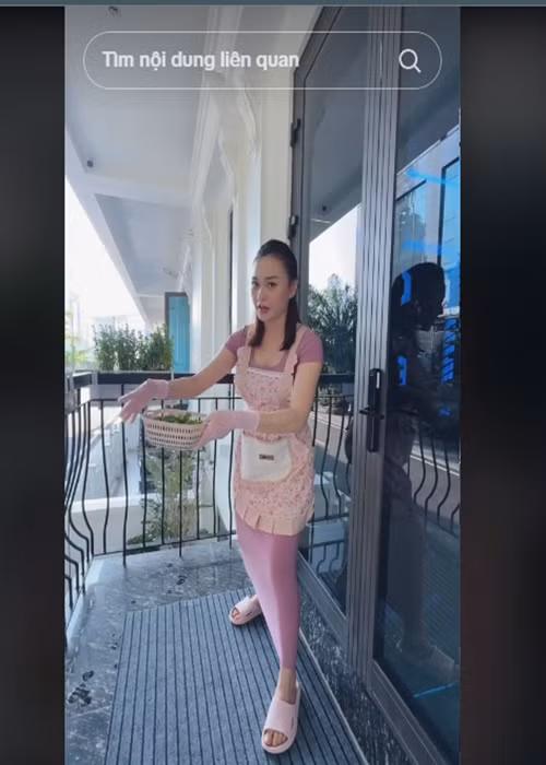 Nữ diễn viên từng phủ nhận có ê-kíp khi nấu ăn. Ảnh: FB Phương Oanh.