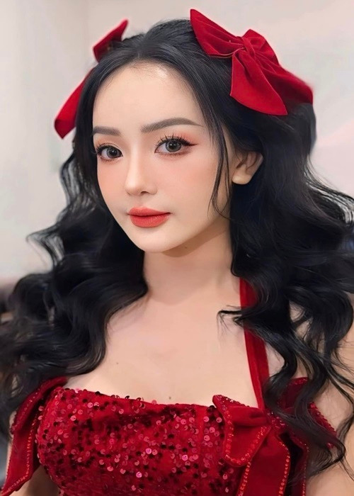 Thành viên một thời của nhóm Mắt Ngọc sở hữu gương mặt bầu bĩnh và làn da trắng mịn. Ảnh: FB Ngọc Kayla.