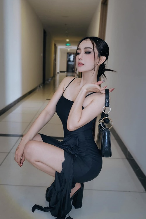 Ngọc Kayla hoạt động trong nhóm Mắt ngọc 2 năm thì trở lại hát solo. Ảnh: FB Ngọc Kayla.