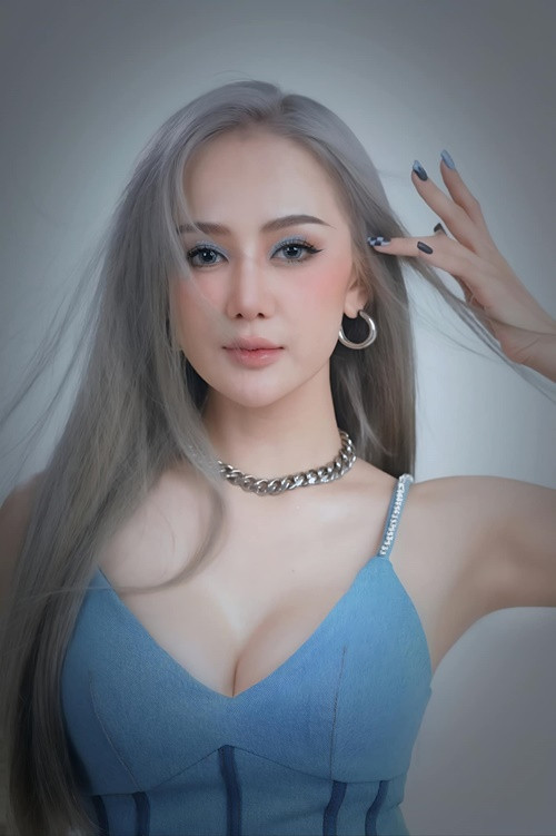 Ngọc Kayla chia sẻ trên Znews, cô từng bị phản đối gia nhập nhóm Mắt Ngọc vì vẻ ngoài gợi cảm. Ảnh: FB Ngọc Kayla.