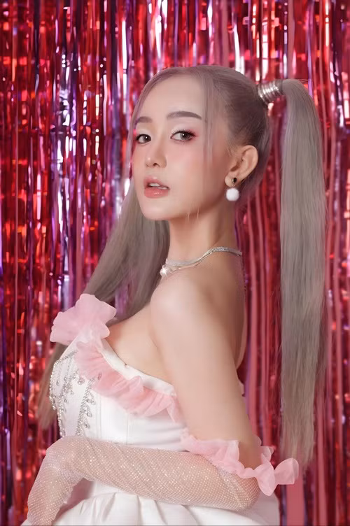 Sở hữu vóc dáng thon gọn, Ngọc Kayla tự tin lựa chọn những trang phục trình diễn ôm sát cơ thể. Ảnh: FB Ngọc Kayla.