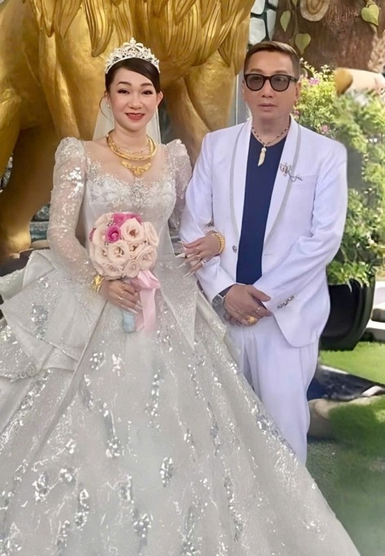 Nam ca sĩ vừa tái hôn. Đám cưới của Trường Vũ diễn ra tại Bến Tre vào ngày 22/8. Ảnh: Vietnamnet.