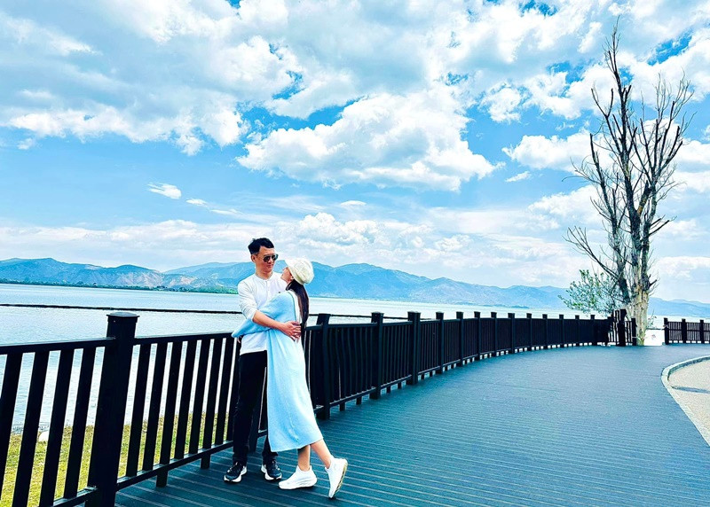 “Có một người bạn đời như anh chính là hạnh phúc lớn nhất của em”, Lã Thanh Huyền nhắn nhủ chồng. Ảnh: FB Lã Thanh Huyền.