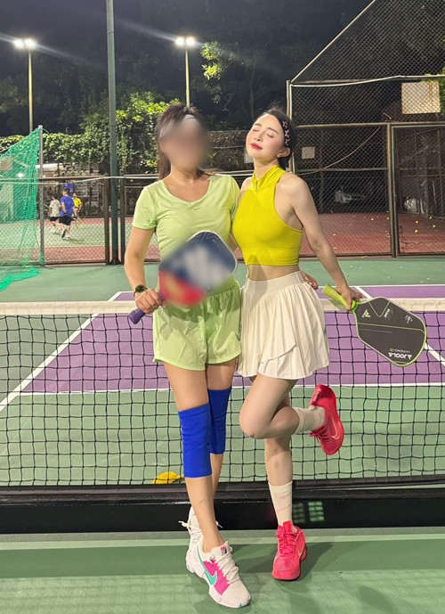 Quỳnh Nga khoe sắc vóc thon gọn, quyến rũ trên sân pickleball. Ảnh: FB Quỳnh Nga.