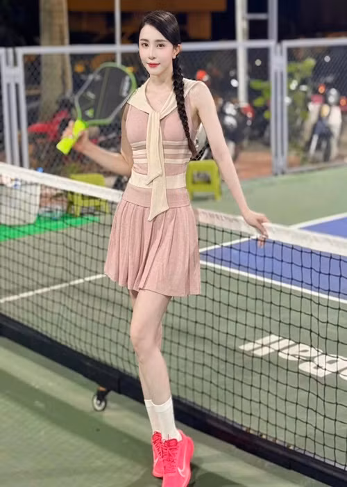 Giống Hoa hậu Đỗ Thị Hà, Quỳnh Nga cũng bắt đầu đam mê pickleball. Ảnh: FB Quỳnh Nga.