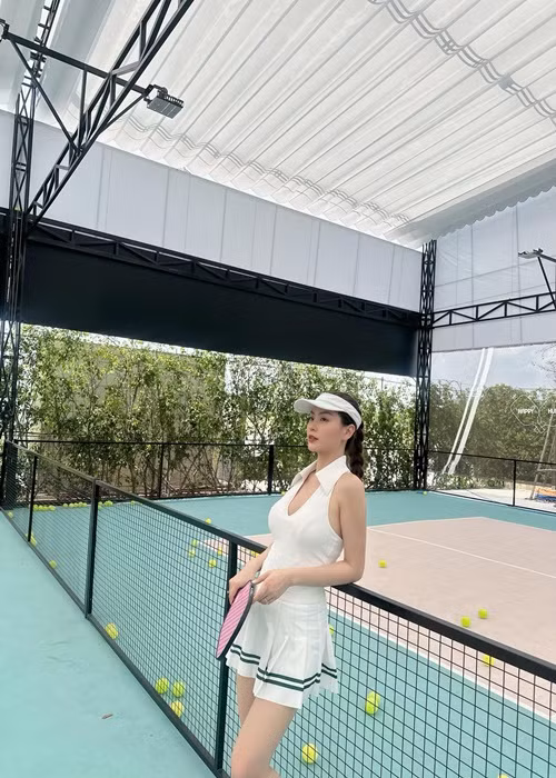 Nàng hậu vẫn trẻ trung sau hai lần sinh nở. Ảnh: FB Diễm Trang.