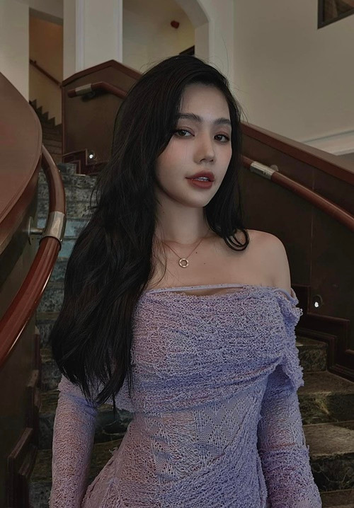 Giống diễn viên hài Nam Thư, khi bị vướng nghi vấn là tiểu tam, Hoa hậu Jolie Nguyễn cũng phủ nhận. Ảnh: FB Jolie Nguyễn.