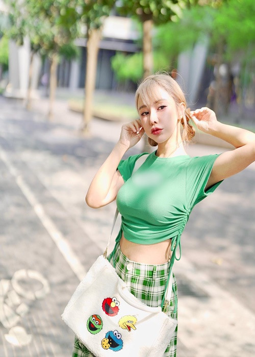 Hot girl Đài Loan luôn biết cách khoe vòng một "nổi trội".