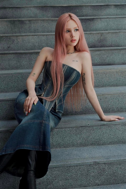 Hot girl sinh năm 2002 làm người mẫu ảnh, diễn viên trong những năm qua. Ảnh: FB Xoài Non.