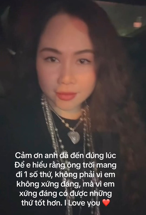 Nữ diễn viên từng bày tỏ tình cảm dành cho bạn trai. "Cảm ơn anh đã đến đúng lúc để em hiểu rằng ông trời mang đi 1 số thứ, không phải vì em không xứng đáng mà vì em xứng đáng có được những thứ tốt hơn. I love you", Trương Phương viết. Ảnh: Instagram Trương Phương.