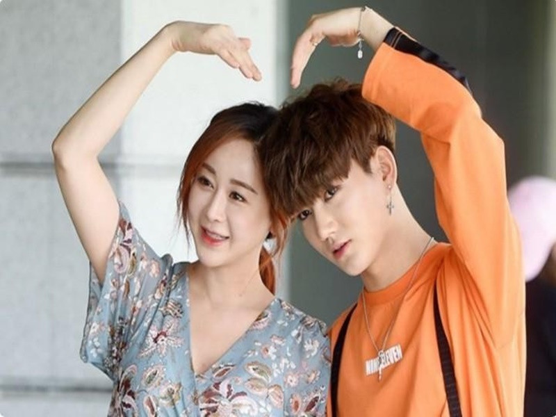 Tuy nhiên, sau đó, Trần Hoa cho biết, anh đã viết sai và hiểu lầm vợ. “Ham So Won không phải là người xấu nên mọi người đừng hiểu lầm. Tôi đã gửi nhầm ảnh", Trần Hoa bày tỏ. Ảnh: Tiền Phong.