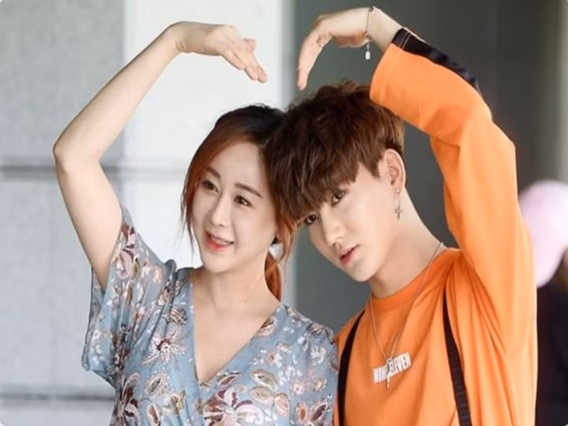 Tuy nhiên, sau đó, Trần Hoa cho biết, anh đã viết sai và hiểu lầm vợ. “Ham So Won không phải là người xấu nên mọi người đừng hiểu lầm. Tôi đã gửi nhầm ảnh", Trần Hoa bày tỏ. Ảnh: Tiền Phong.