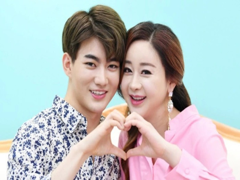 Mới đây, Trần Hoa đăng ảnh bị thương ở mặt. “Tôi chắc chắn không cố ý bôi nhọ Ham So Won vì cô ấy là diễn viên. Tôi chỉ quá mệt mỏi sau 8 năm. Tôi quá mệt mỏi rồi”, Trần Hoa ẩn ý bị vợ bạo hành. Ảnh: Người Lao Động.