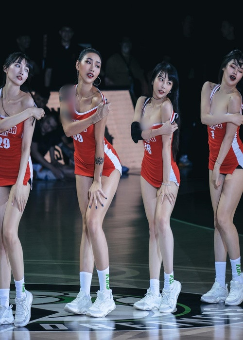 Quyến rũ, ngọt ngào, Tử Ninh vô cùng thu hút người đối diện.