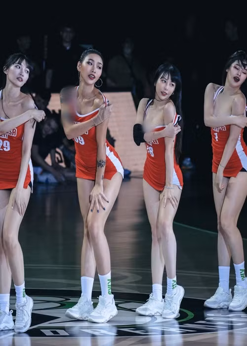 Quyến rũ, ngọt ngào, Tử Ninh vô cùng thu hút người đối diện.