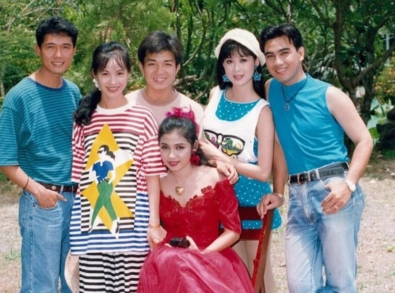 Khi đang học năm thứ 2 trường sân khấu, Quyền Linh xin vào trường quay xem Diễm Hương đóng phim. "Ở đó, tôi thấy ánh mắt Diễm Hương diễn vô cùng hay, nhìn một cái là mê luôn”, Quyền Linh kể. Ảnh: Znews.