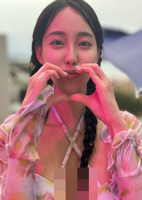 Cô nàng sở hữu gương mặt khả ái cùng thân hình chữ S.