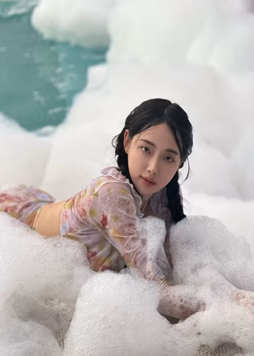 Ella là một trong những hot girl thế hệ mới ở Hàn Quốc.