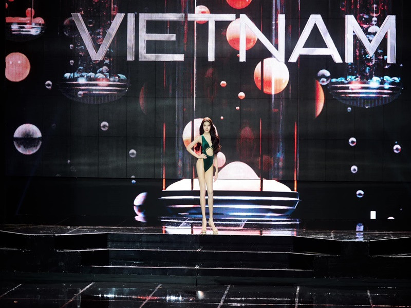 Á hậu Tường San là đại diện Việt Nam ở cuộc thi Miss International Queen - Hoa hậu Chuyển giới Quốc tế 2024. Mới đây, cô trải qua đêm bán kết thành công.