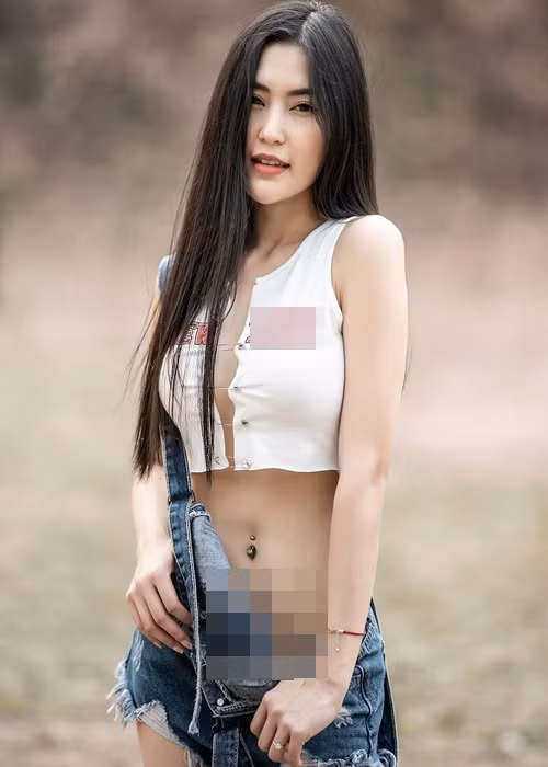 Tìm kiếm hình ảnh Namfar trên mạng xã hội, nhiều cư dân mạng có lẽ bất ngờ vì phong cách thiếu vải của cô nàng.