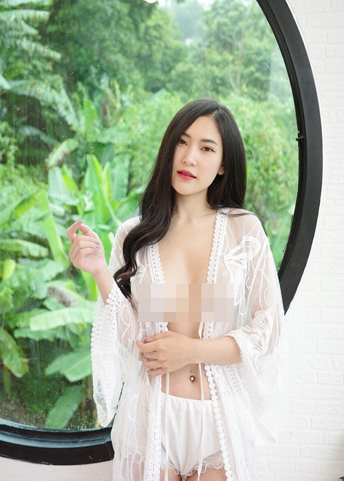 Mới đây, trên trang cá nhân Instagram, hot girl Namfar đăng tải loạt ảnh của mình trong chuyến du lịch.