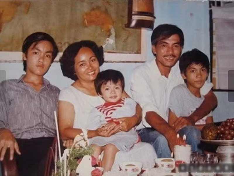 Hà Tăng từng cắt tóc tém khi còn nhỏ. Ảnh: Khám Phá.