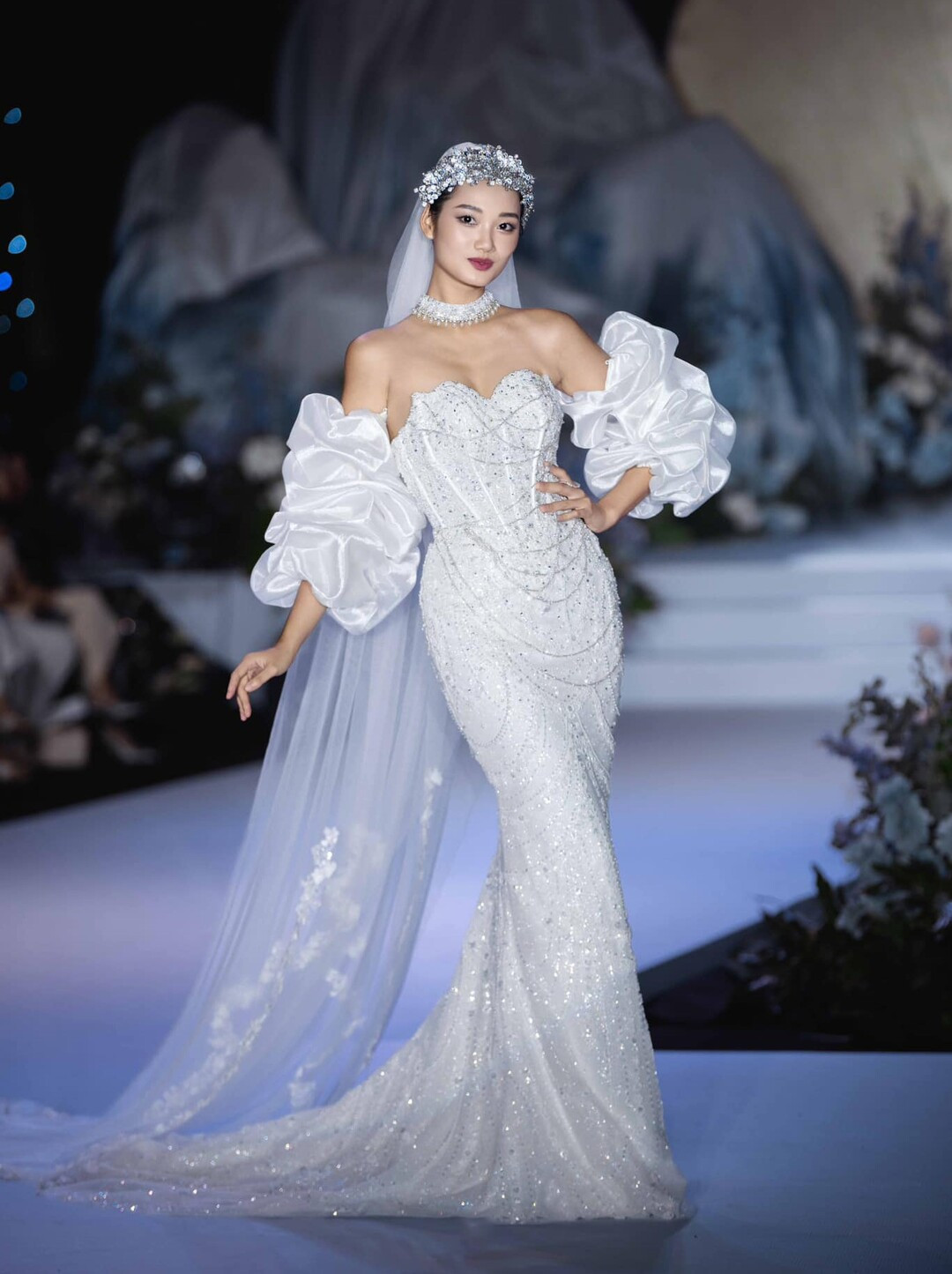 Cô ủng hộ format mới "Influencing Beauty - Vẻ đẹp có sức ảnh hưởng" của Miss Universe Vietnam, tin rằng vẻ đẹp không chỉ ở ngoại hình mà còn ở tiếng nói từ bên trong và khả năng truyền cảm hứng.